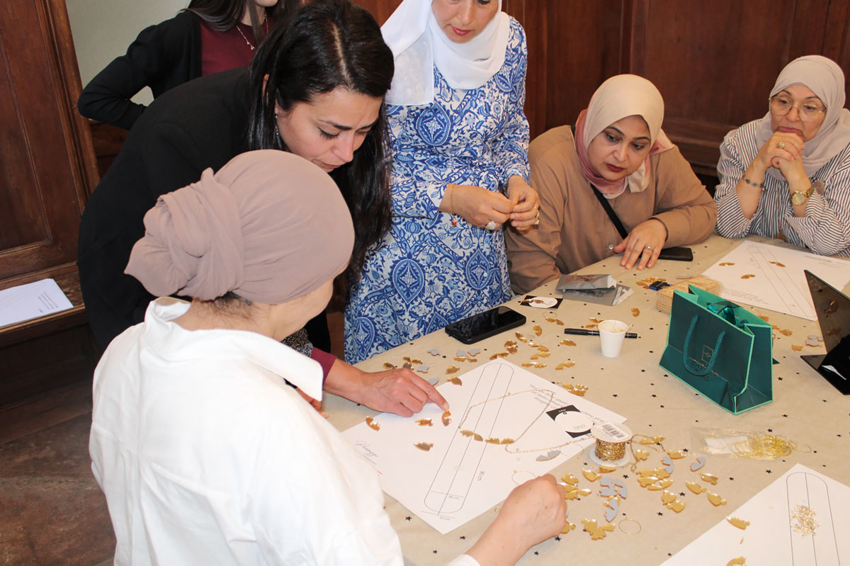 Le donne del “Progetto donna” al laboratorio creativo di scambio con Alice Vaccari